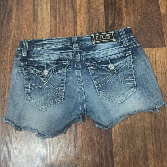 Miss Me Denim Shorts - Picture 2 of 5